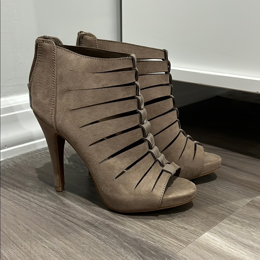 Elegant Tan Women's Heeled Sandals